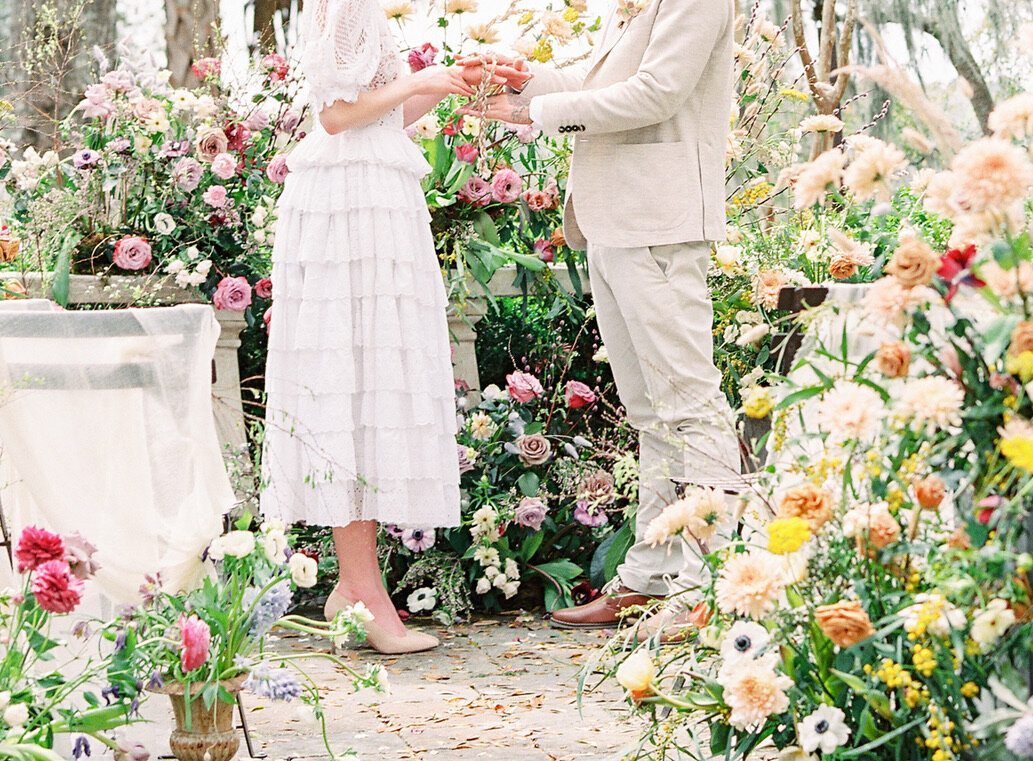southern-wedding-wild-floral-inspiration.jpg